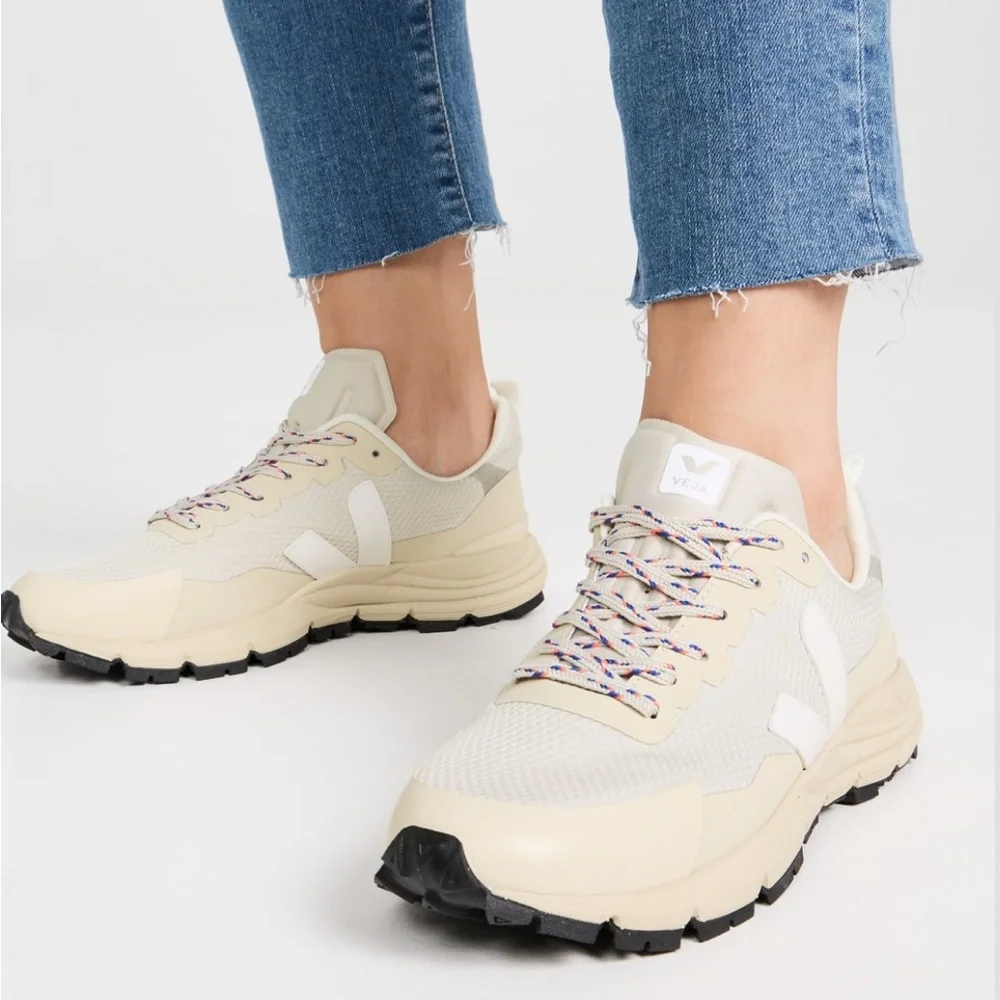 VEJA Dekkan Sneakers - Neutral White - Picture 1 of 9